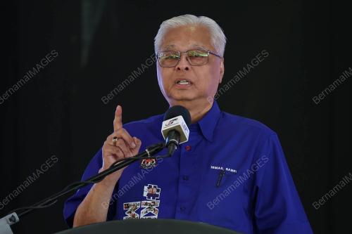 DATUK SERI ISMAIL SABRI YAAKOB