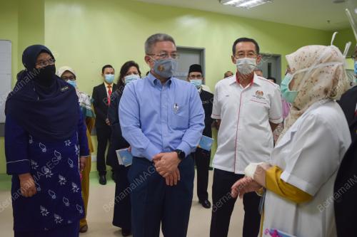 DATUK SERI DR ADHAM BABA