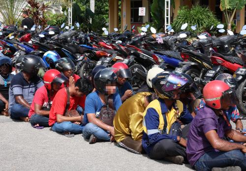OPERASI PEMANDU WARGA ASING