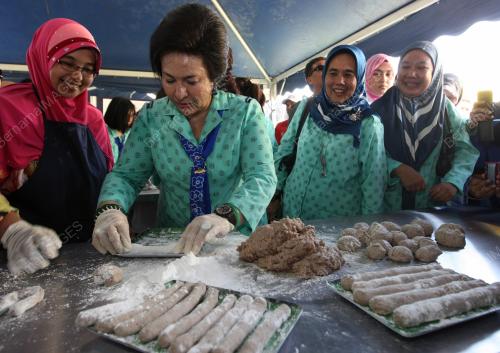 DATIN SERI ROSMAH MANSOR