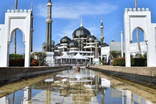 MASJID KRISTAL