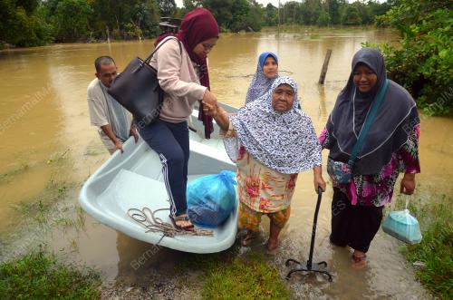 TR18_01122019_BANJIR_SETIU