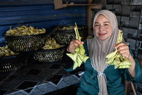 KETUPAT PALAS