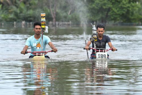 MOTOSIKAL BANJIR