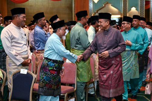 DATUK SERI DR AHMAD SAMSURI MOKHTAR