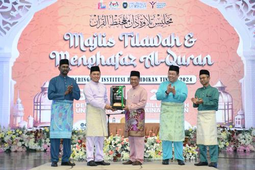 DATUK MUSTAPHA SAKMUD