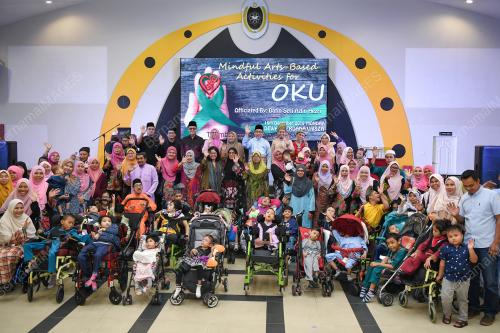 ANAK-ANAK ISTIMEWA DIRAIKAN DI UniSZA