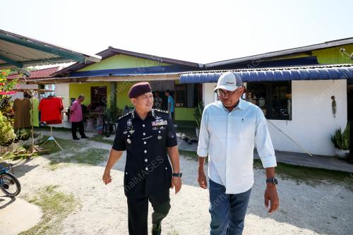 DATUK MAZLI MAZLAN