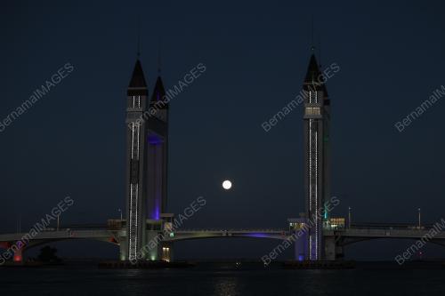 BULAN PURNAMA