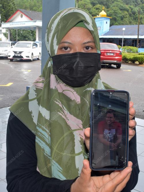 LIMA PEMANCING DAN SEORANG TEKONG TIDAK PULANG