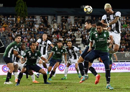 TR18_26052018_BOLA_BN201805118303