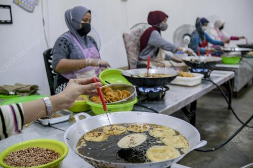 USAHAWAN REMPEYEK
