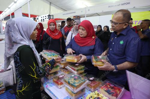 DATUK RUBIAH WANG