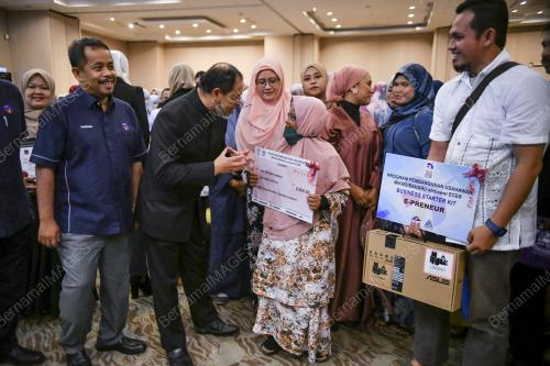 PENYAMPAIAN SIJIL TAMAT LATIHAN