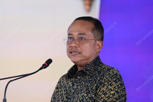 DATUK SERI DR AHMAD SAMSURI MOKHTAR