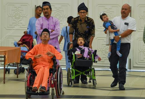ANAK-ANAK ISTIMEWA DIRAIKAN DI UniSZA