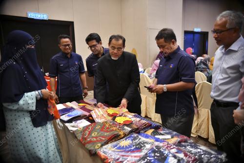 PENYAMPAIAN SIJIL TAMAT LATIHAN