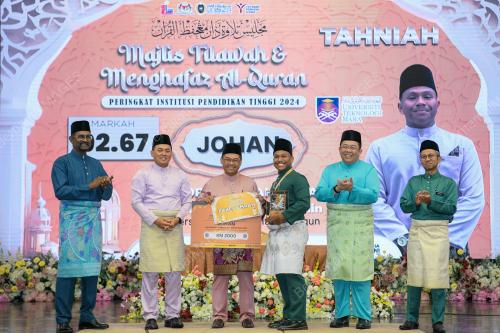 DATUK MUSTAPHA SAKMUD