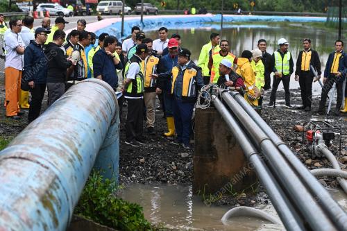 TEBATAN BANJIR