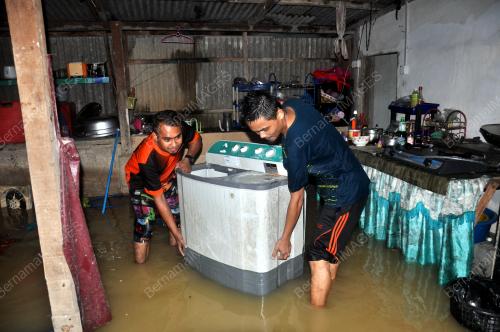 TR21_03012017_BANJIR_HULU