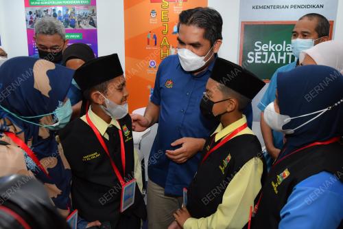 DATUK DR MOHD RADZI JIDIN