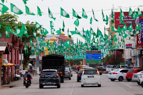 TINJAUAN BENDERA PRU15