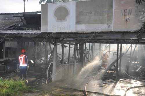 KEBAKARAN KEDAI