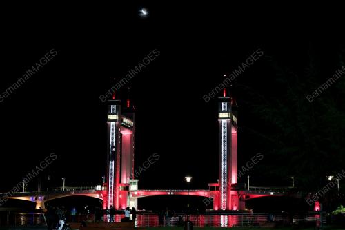 GERHANA BULAN PENUH