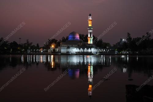MASJID TENGKU TENGAH ZAHARAH