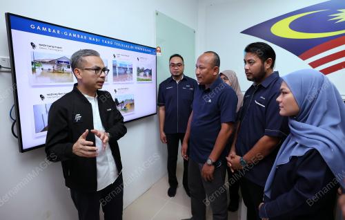 FAHMI FADZIL