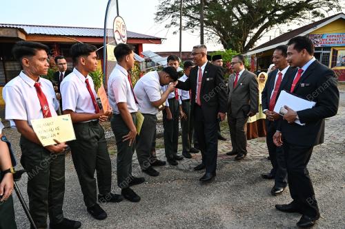 HARI PERTAMA SESI PERSEKOLAHAN 2025/2026