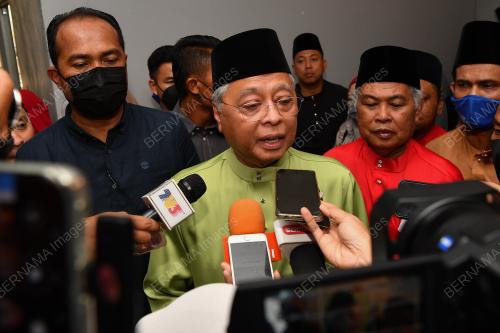 DATUK SERI ISMAIL SABRI YAAKOB