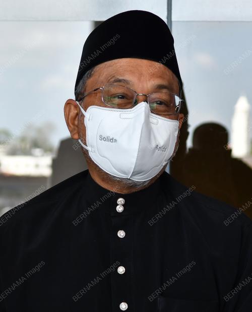 DR ALIAS RAZAK