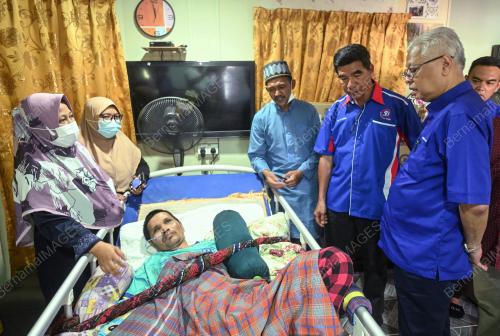 DATUK SERI ISMAIL SABRI YAAKOB