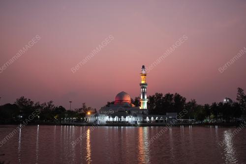 MASJID TENGKU TENGAH ZAHARAH