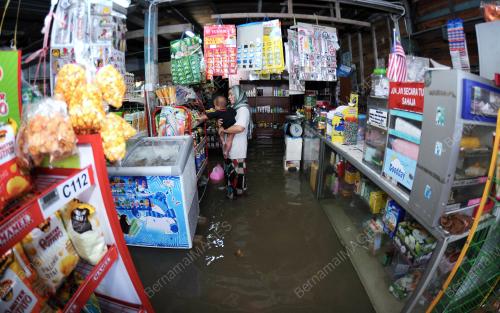TR22_21012017_BESUT_BANJIR