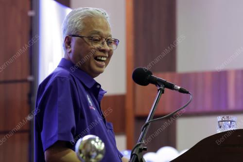 DATUK SERI ISMAIL SABRI YAAKOB