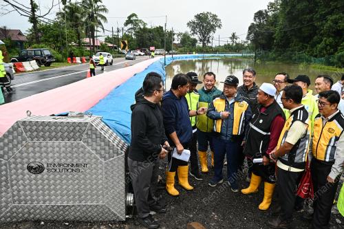 TEBATAN BANJIR