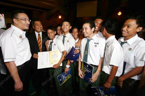 HISHAMMUDDIN TUN HUSSEIN