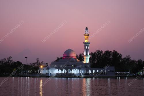 MASJID TENGKU TENGAH ZAHARAH