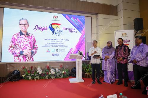 FAHMI FADZIL