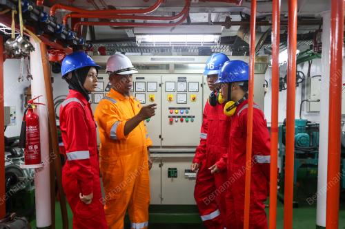 KAPAL LATIHAN PERIKANAN MALAYSIA