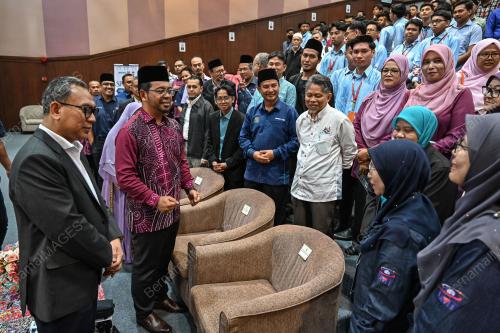 SENATOR DR. ZULKIFLI HASAN