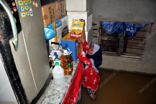 TR23_29112017_BANJIR_NYATOH