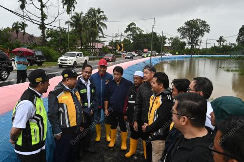 TEBATAN BANJIR