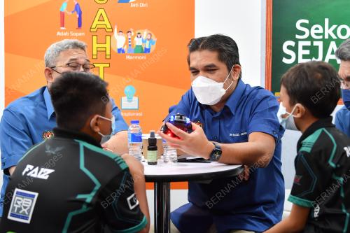 DATUK DR MOHD RADZI JIDIN