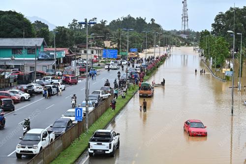 TINJAUAN BANJIR BATU 24