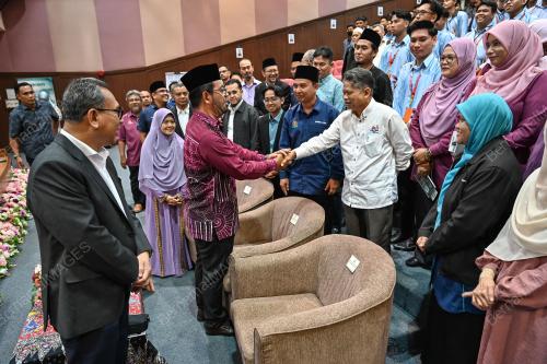 SENATOR DR. ZULKIFLI HASAN