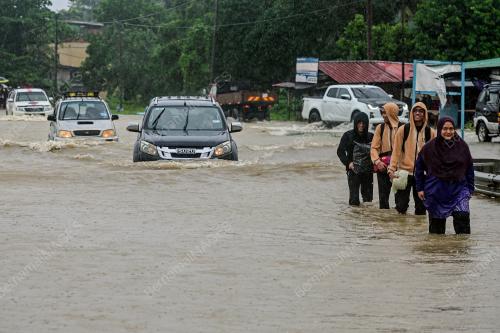 JALAN UTAMA BANJIR