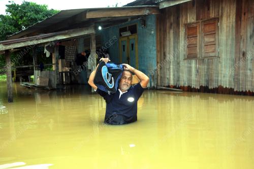 TR24_29112017_BANJIR_NYATOH
